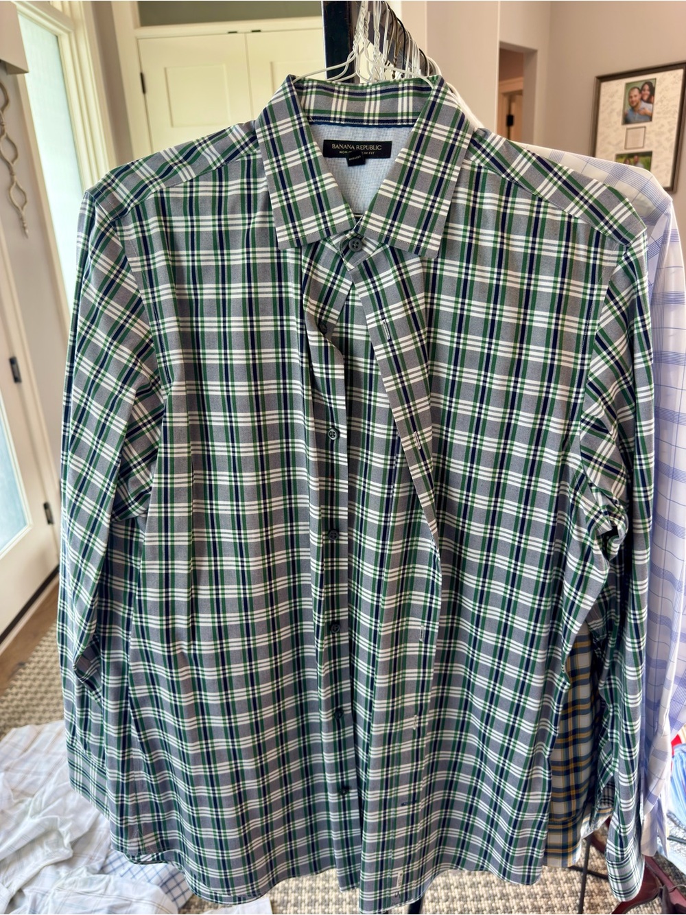 Banana Republic Green and White Plaid Long-Sleeve Button-Down Shirt
